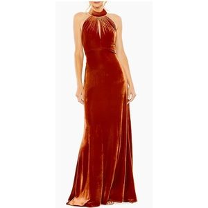 IEENA BY MAC DUGGAL VELVET HALTERNECK COLUMN GOWN